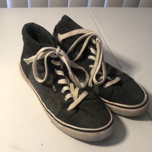 Levi’s high tops size 9 womens